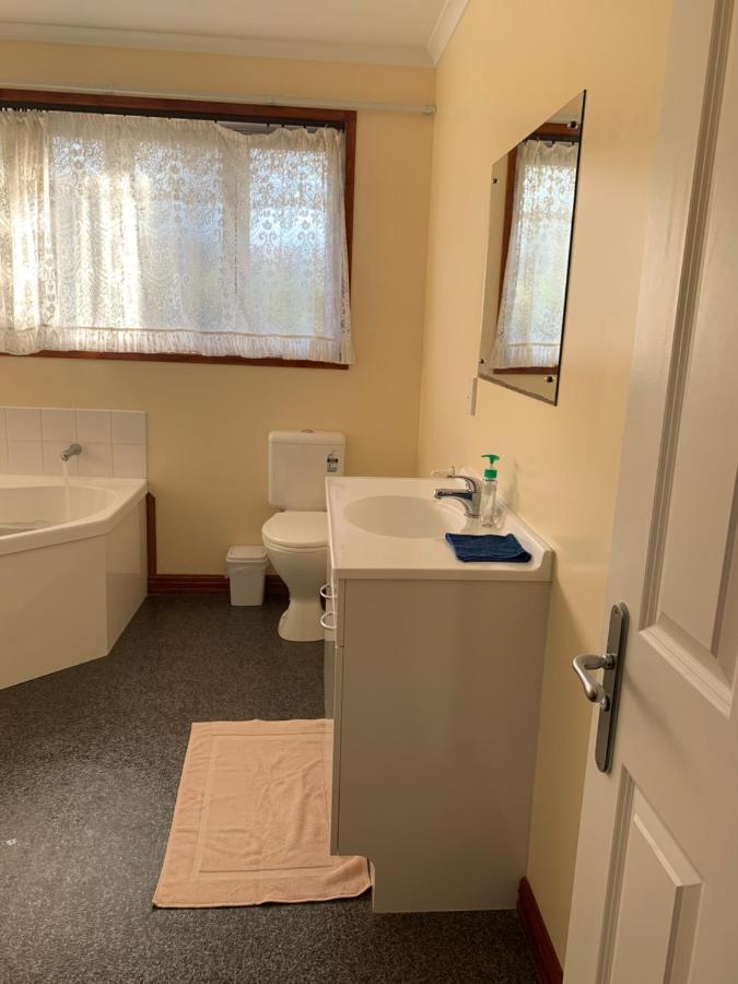 Huntington Holiday House Apartment Hamilton Exterior photo